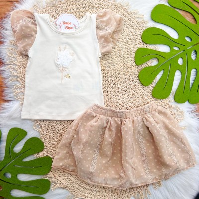Conj. Blusa Flor Branca e Short Saia Balonê - Areia suave